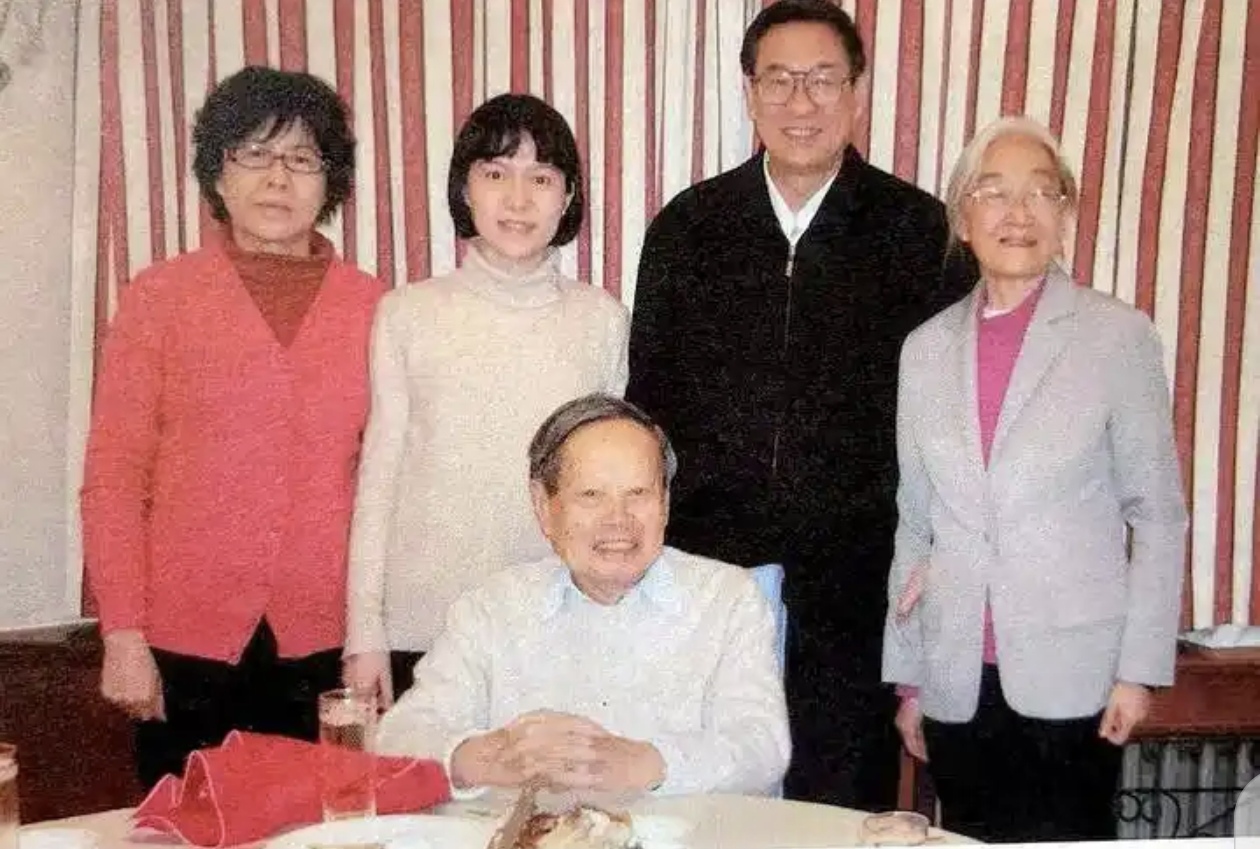 微信图片_2025-10-19_073218_267.jpg
